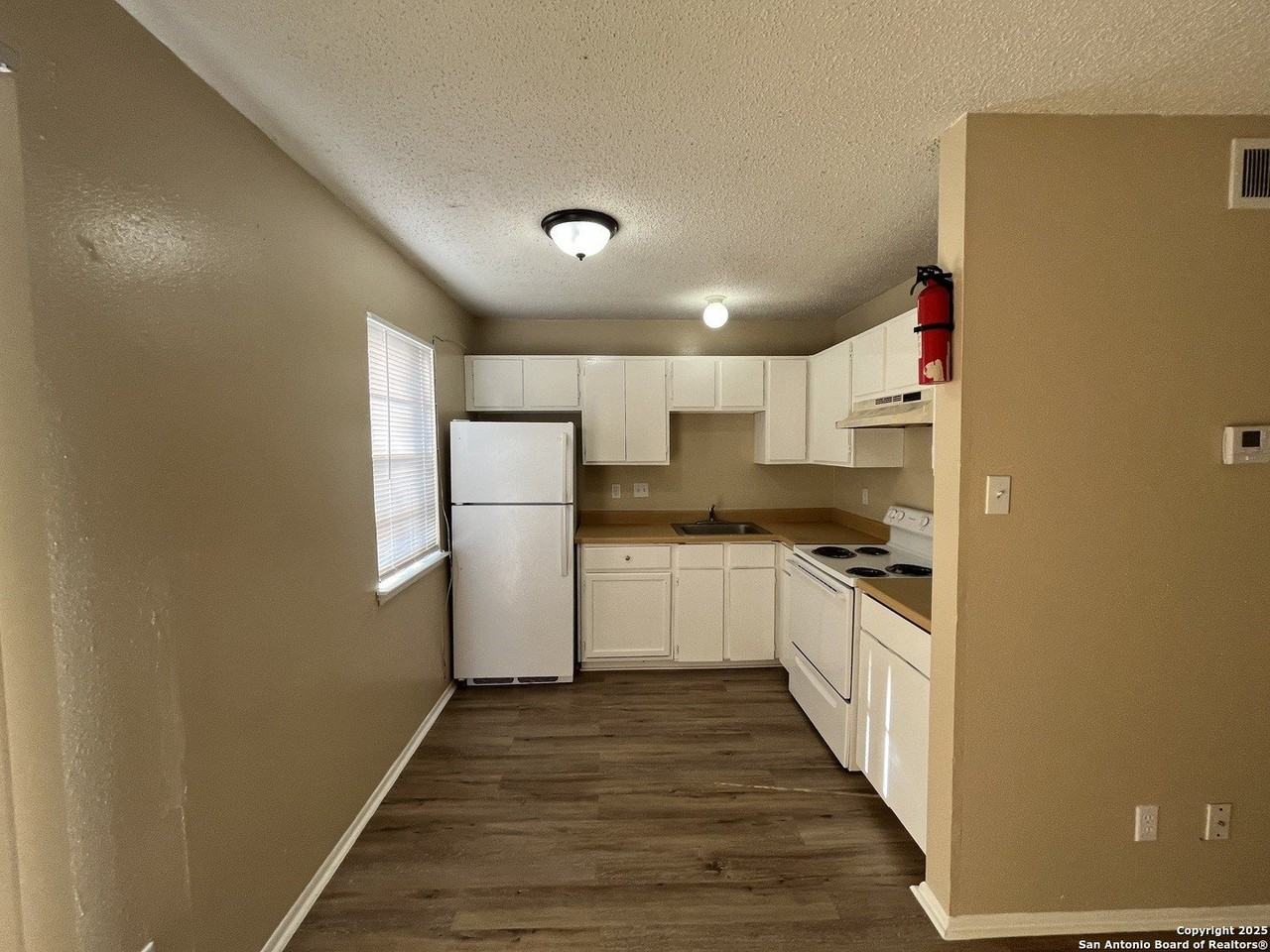 300 Moursund Boulevard #9 - Photo 4 of 10