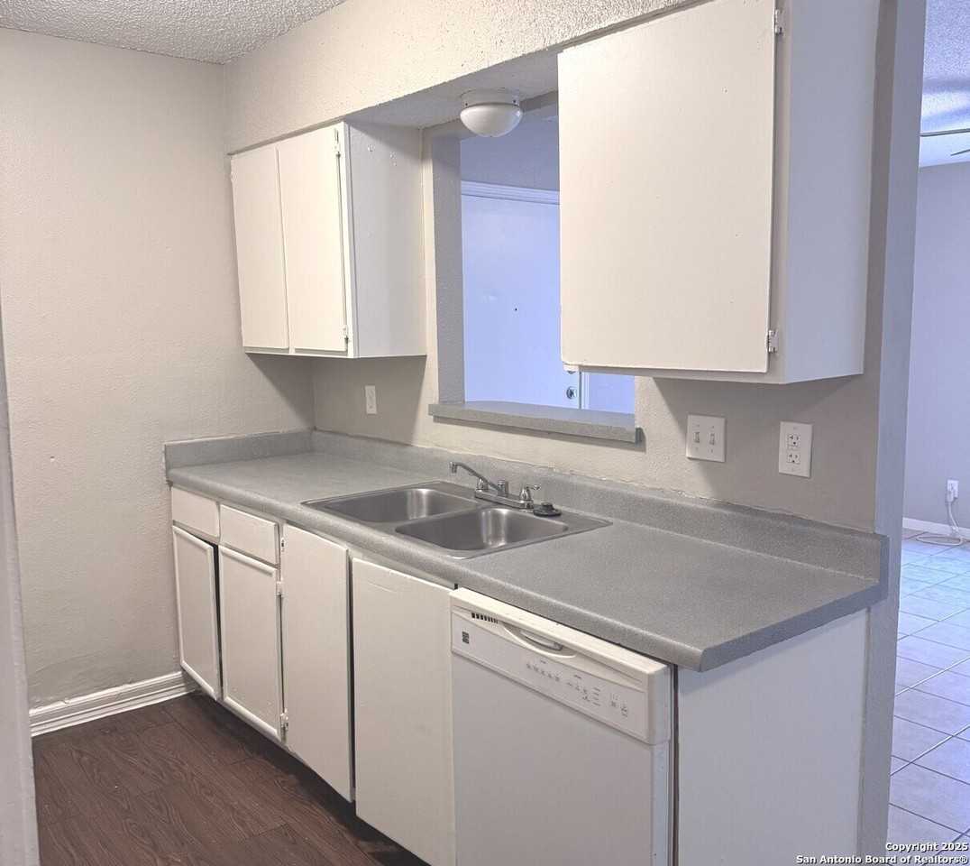 2018 Anchor Drive #B - Photo 3 of 14