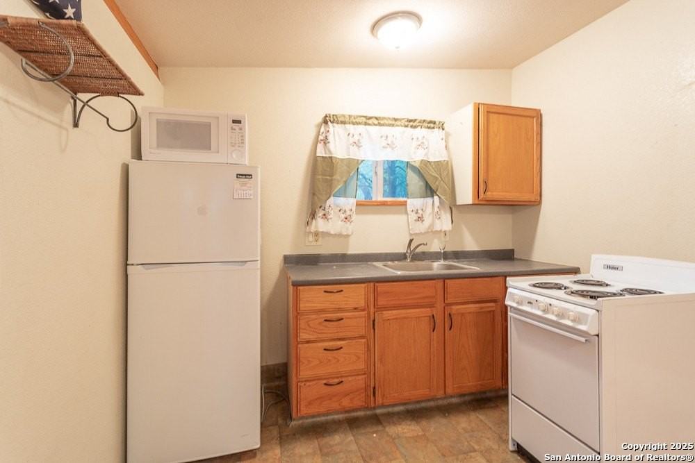 147 Choctaw Trail - Photo 2 of 7