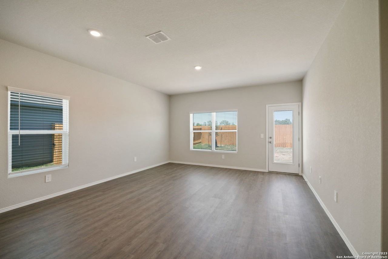 10107 Abrams Vw - Photo 7 of 25