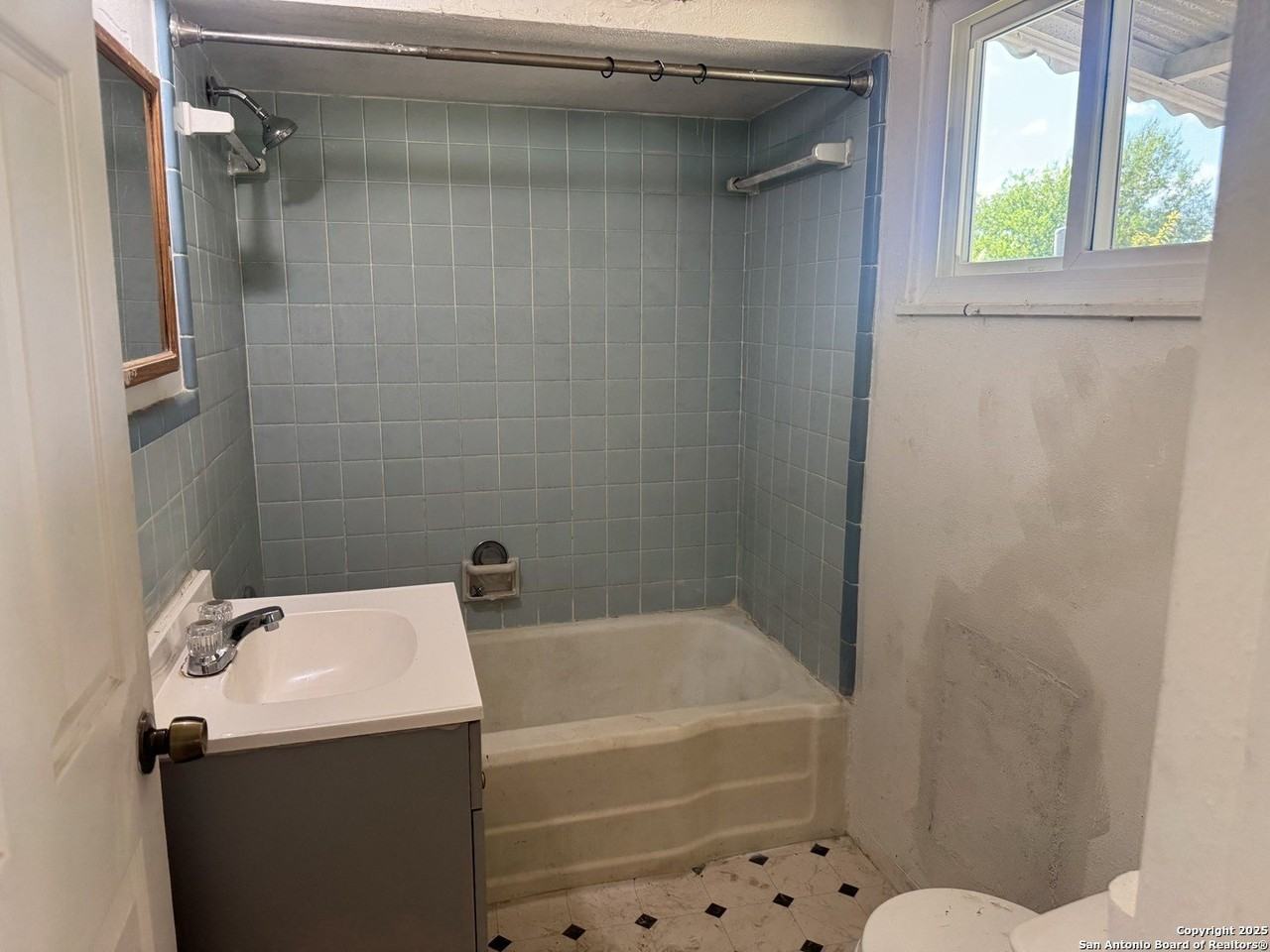 108 Robert E Lee #2 - Photo 6 of 8
