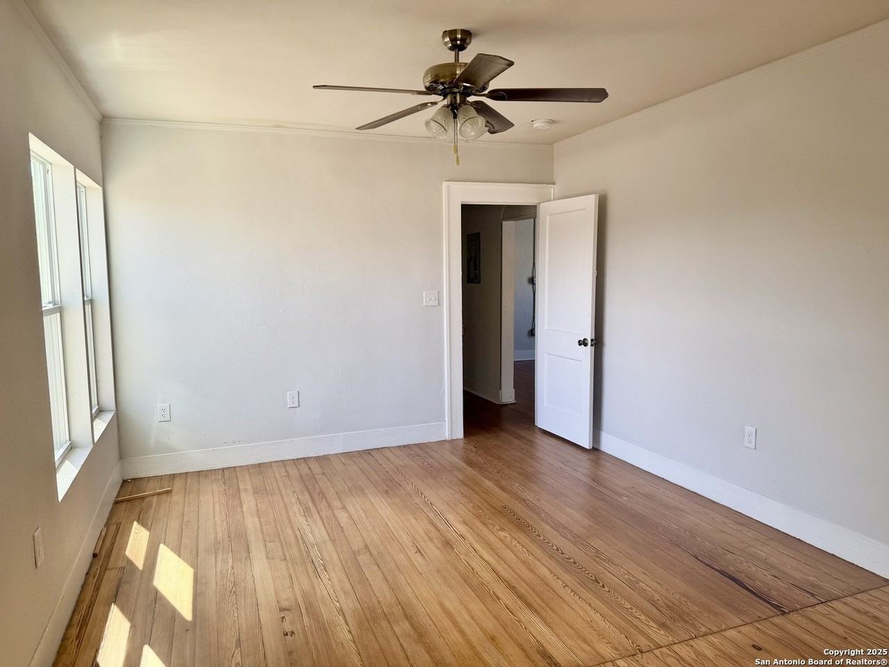 108 Robert E Lee Apt 1 #1 - Photo 5 of 13