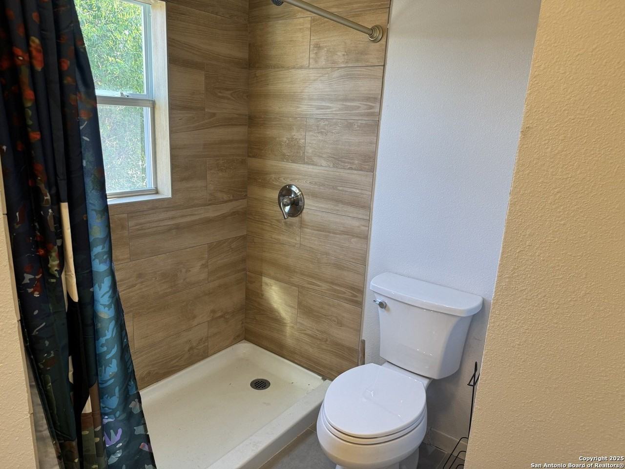 108 Robert E Lee Apt 1 #1 - Photo 7 of 13