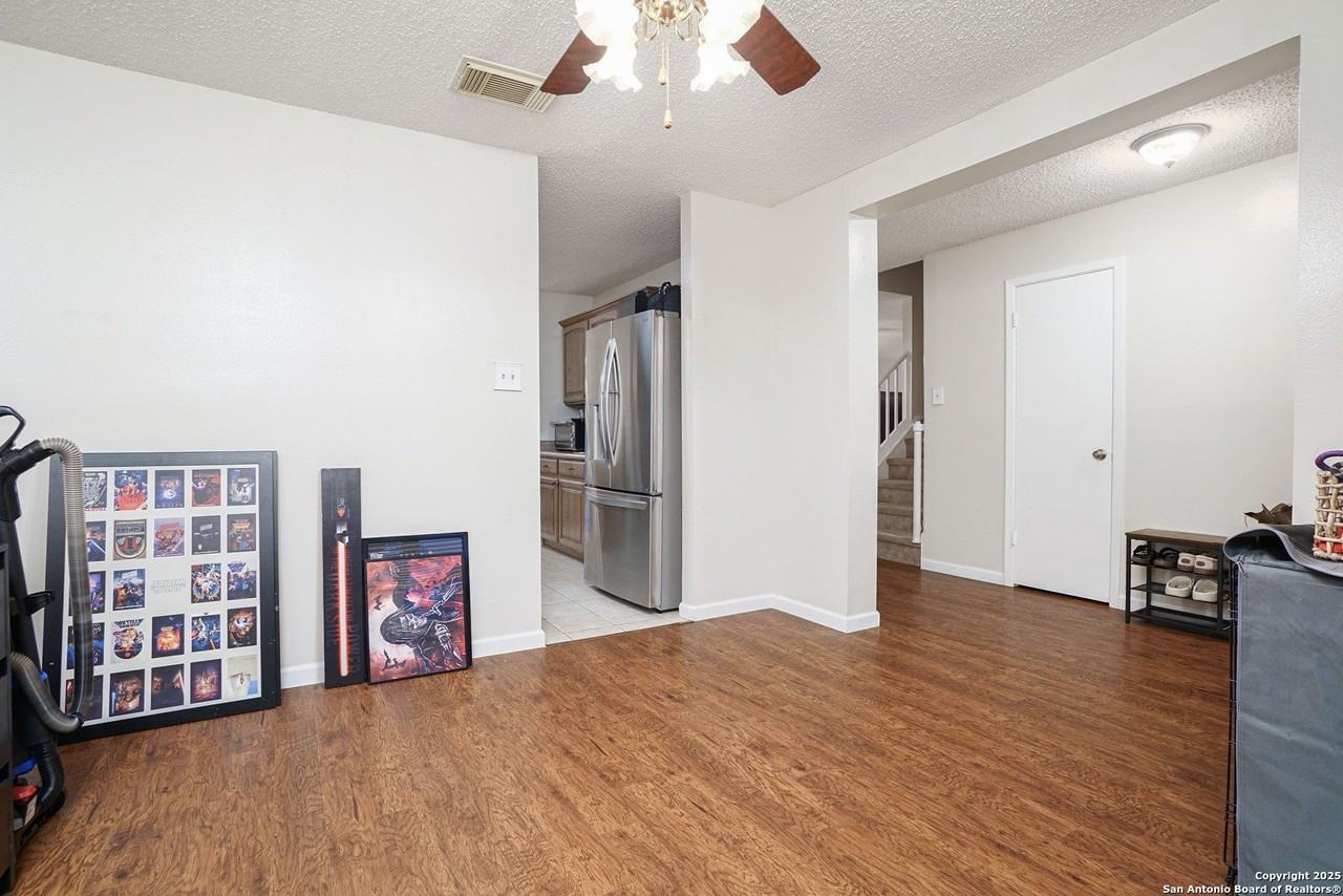 8111 Maple Meadow Dr - Photo 3 of 15