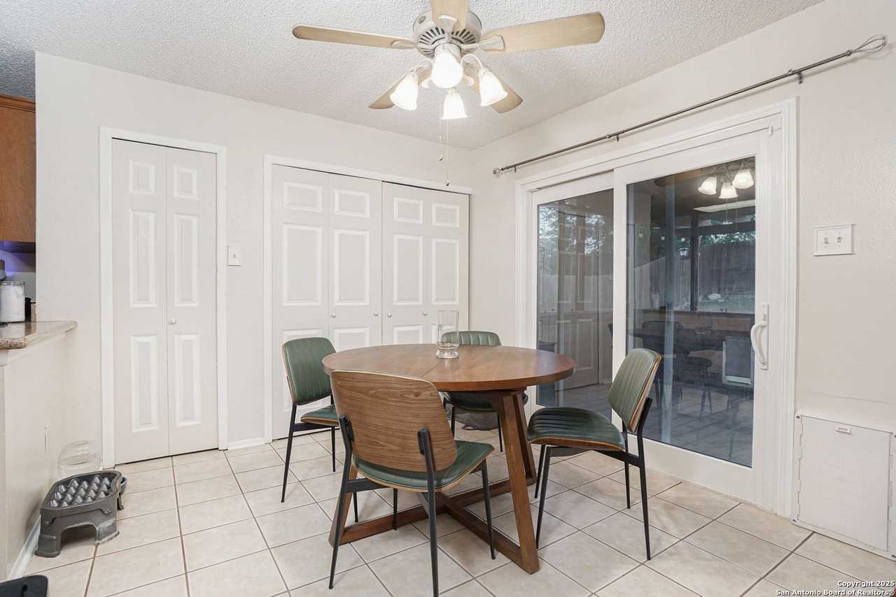 8111 Maple Meadow Dr - Photo 6 of 15