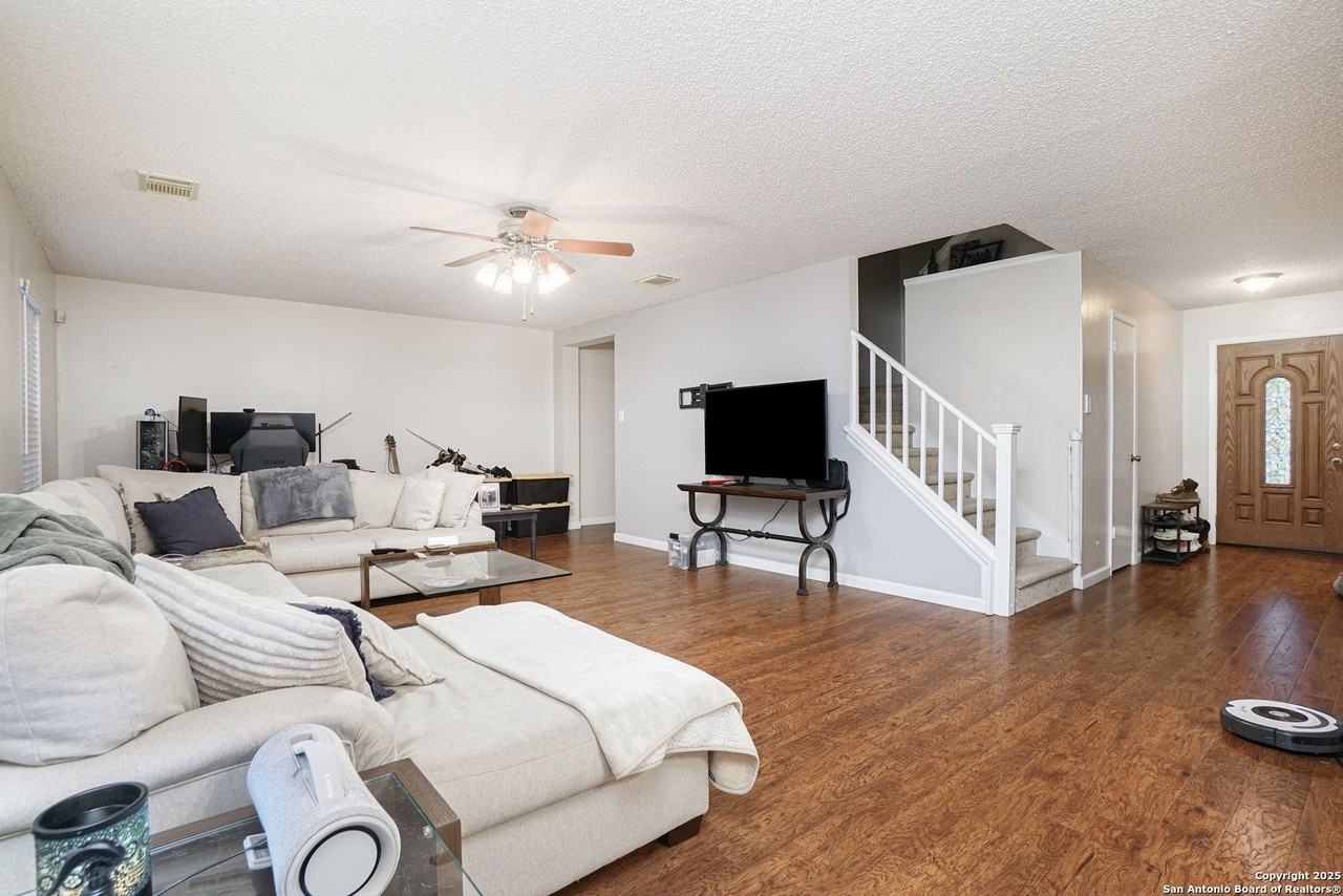 8111 Maple Meadow Dr - Photo 7 of 15