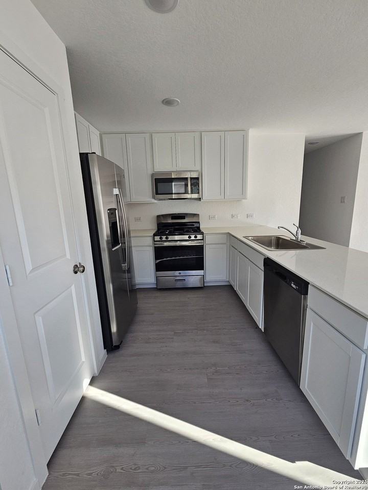 239 Ottaway Way - Photo 5 of 15