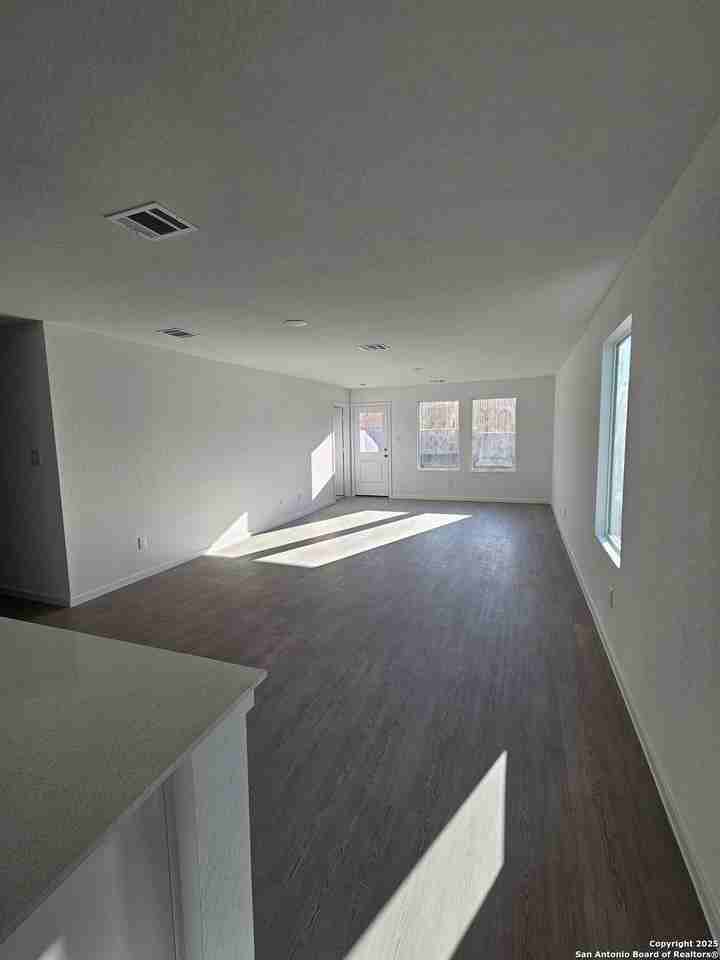 239 Ottaway Way - Photo 6 of 15