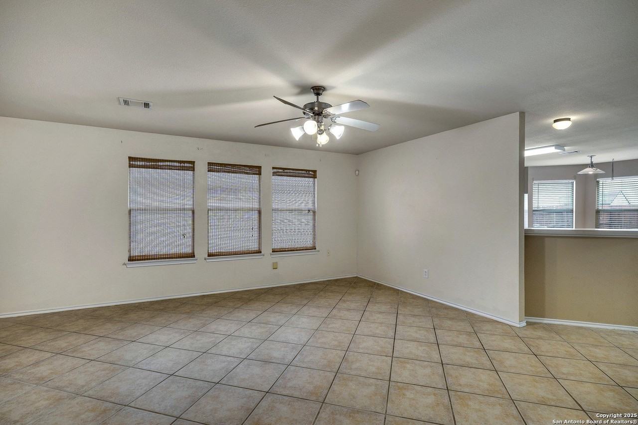 121 Anvil Pl - Photo 7 of 27