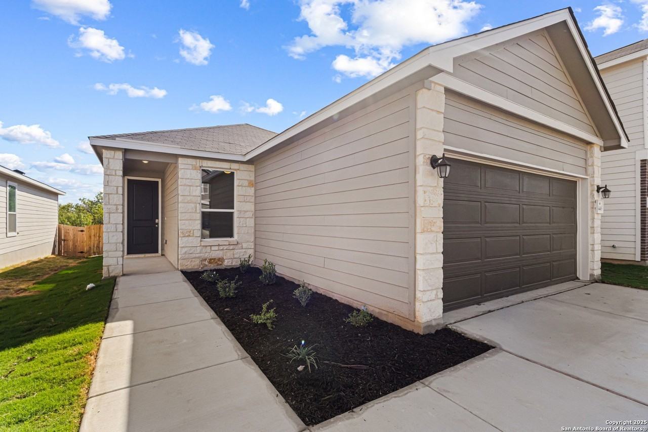 3446 Old Almonte Dr - Photo 2 of 26