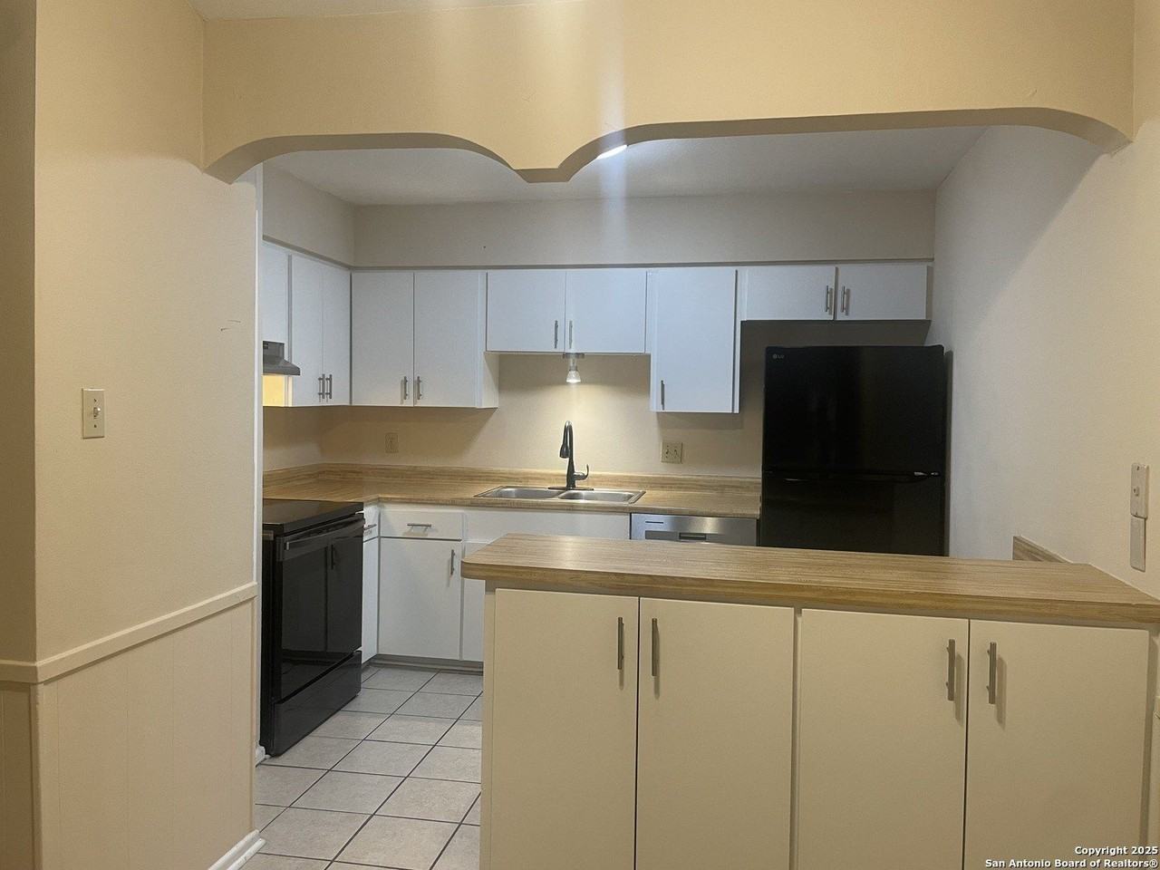 235 W Silver Sands Dr Apt 4 #4 - Photo 3 of 33