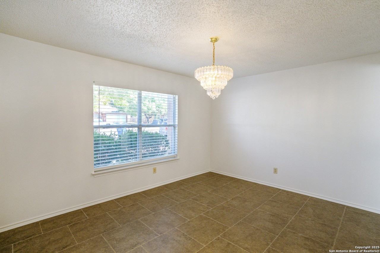 11014 Scenic Pt - Photo 7 of 50