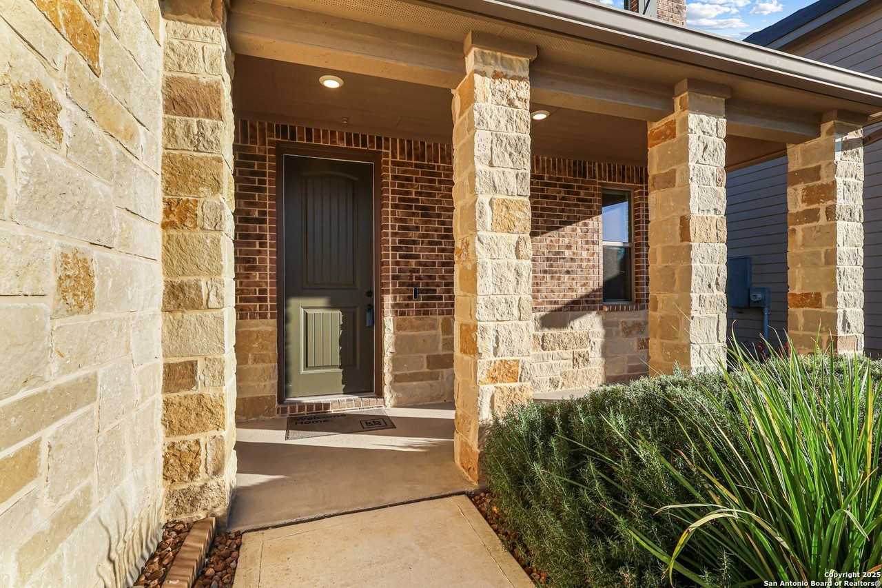 8010 Kingfisher Lndg - Photo 4 of 25