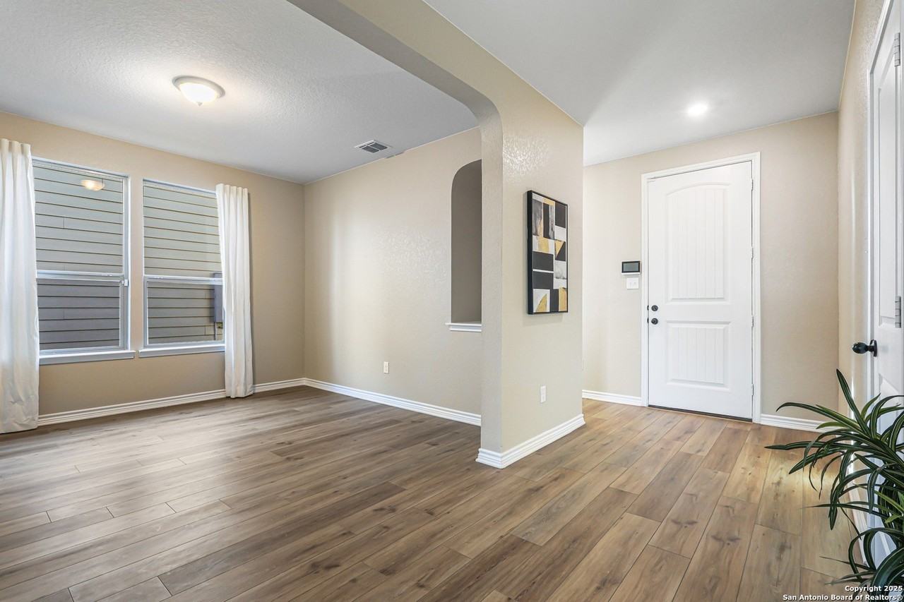 8010 Kingfisher Lndg - Photo 5 of 25