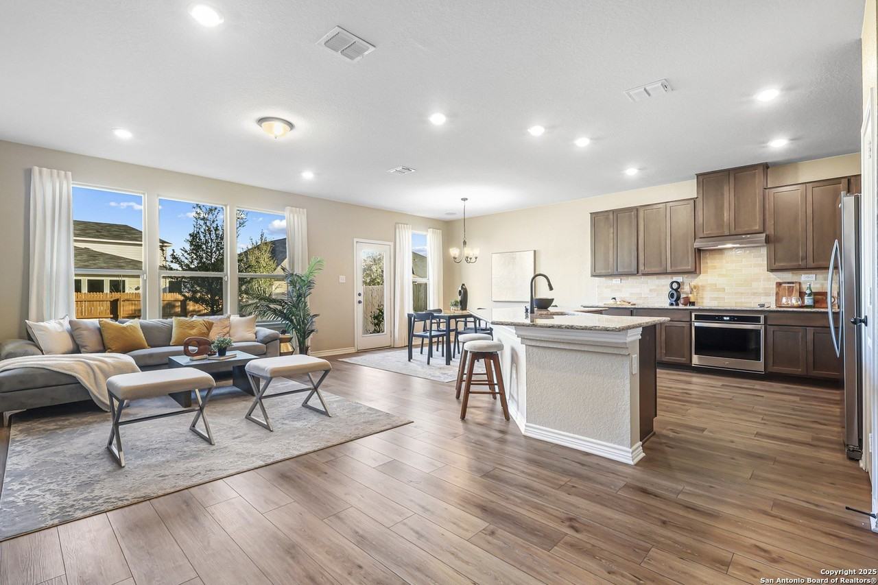 8010 Kingfisher Lndg - Photo 6 of 25