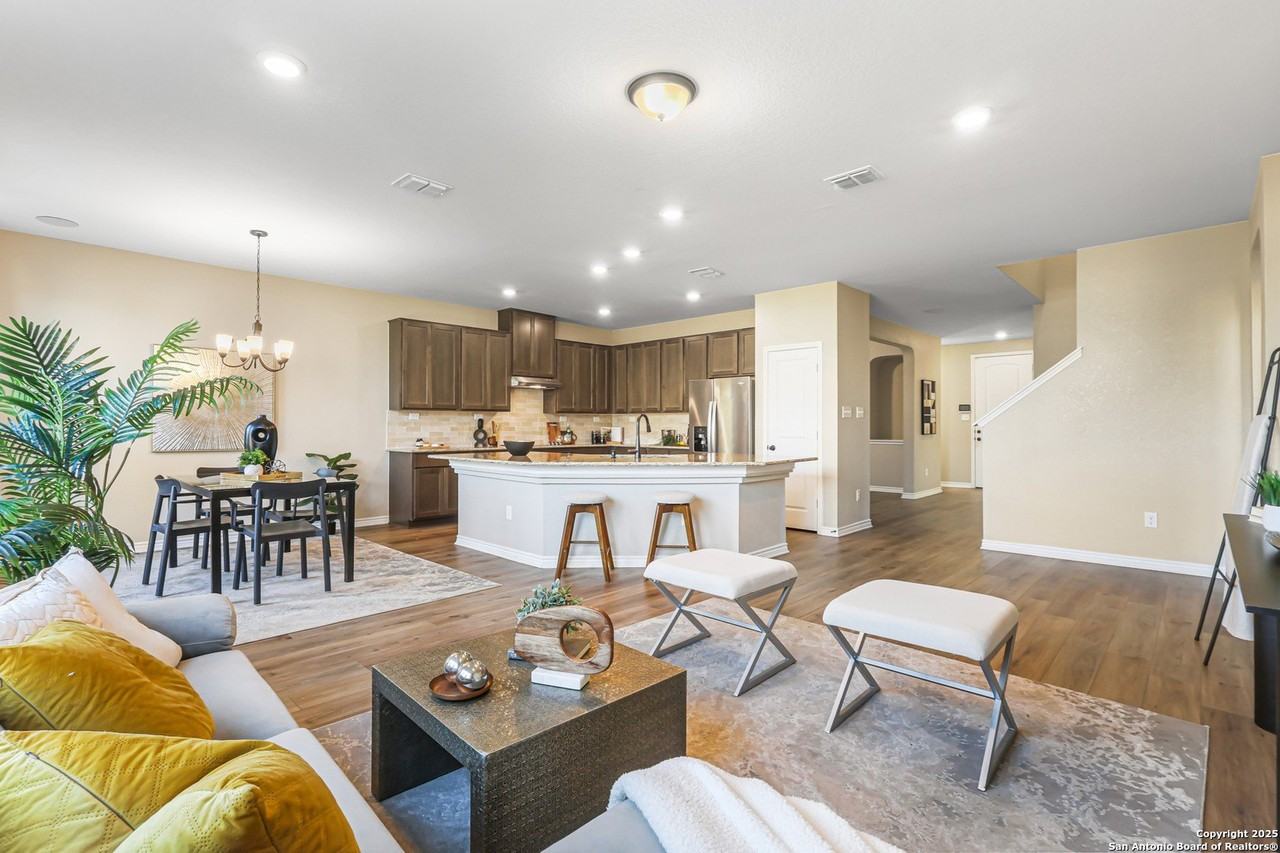 8010 Kingfisher Lndg - Photo 7 of 25