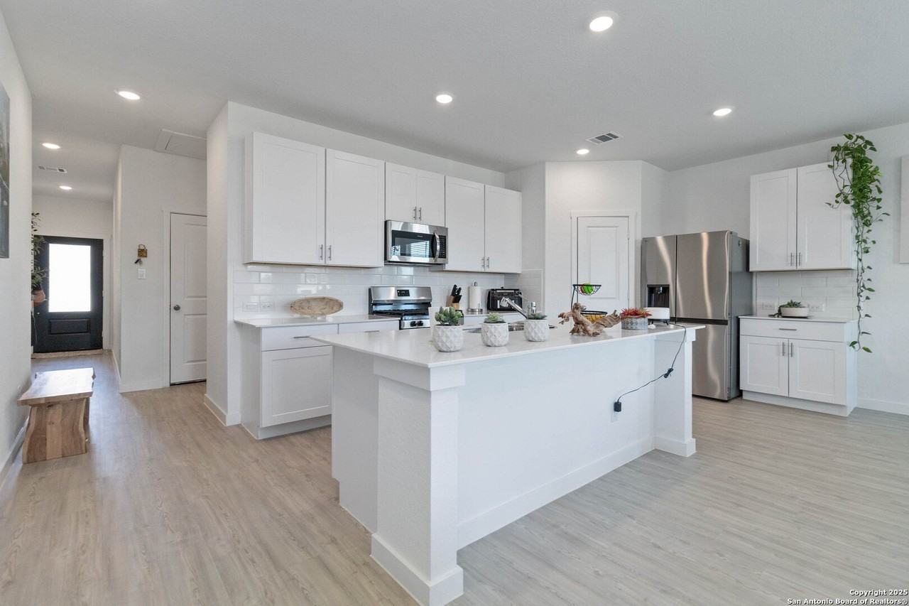 5708 Basil Chase - Photo 4 of 24