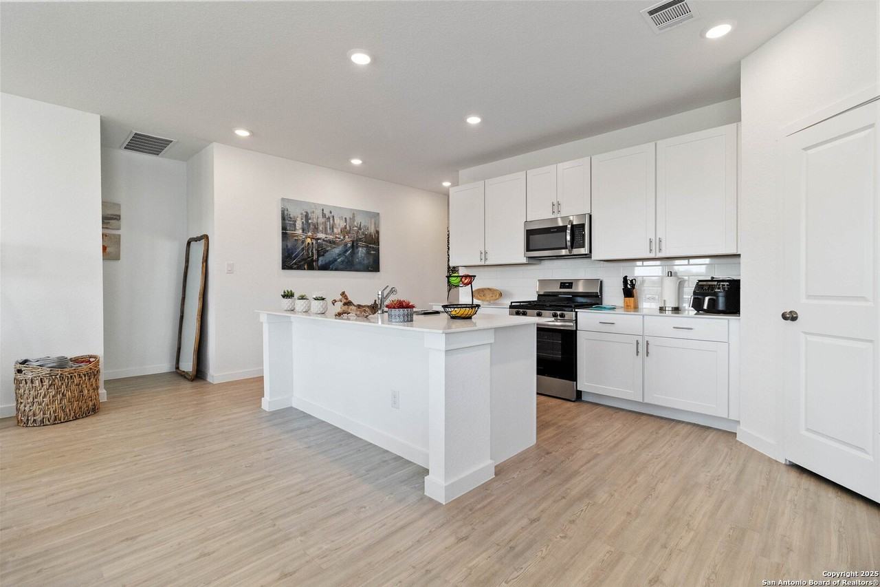 5708 Basil Chase - Photo 5 of 24