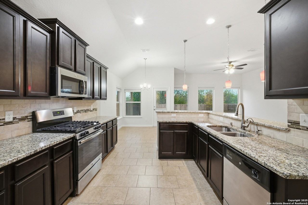 8822 Palmetto Park - Photo 2 of 15