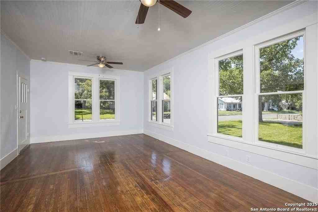 271 Willow Ave - Photo 4 of 22