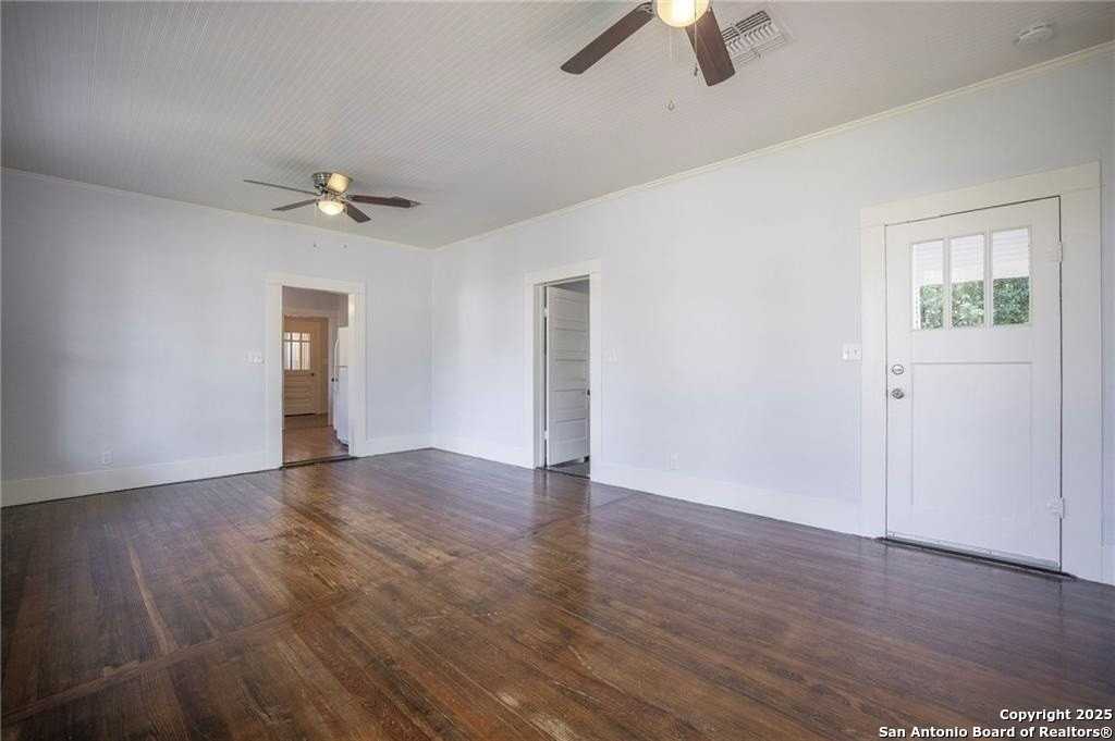 271 Willow Ave - Photo 5 of 22