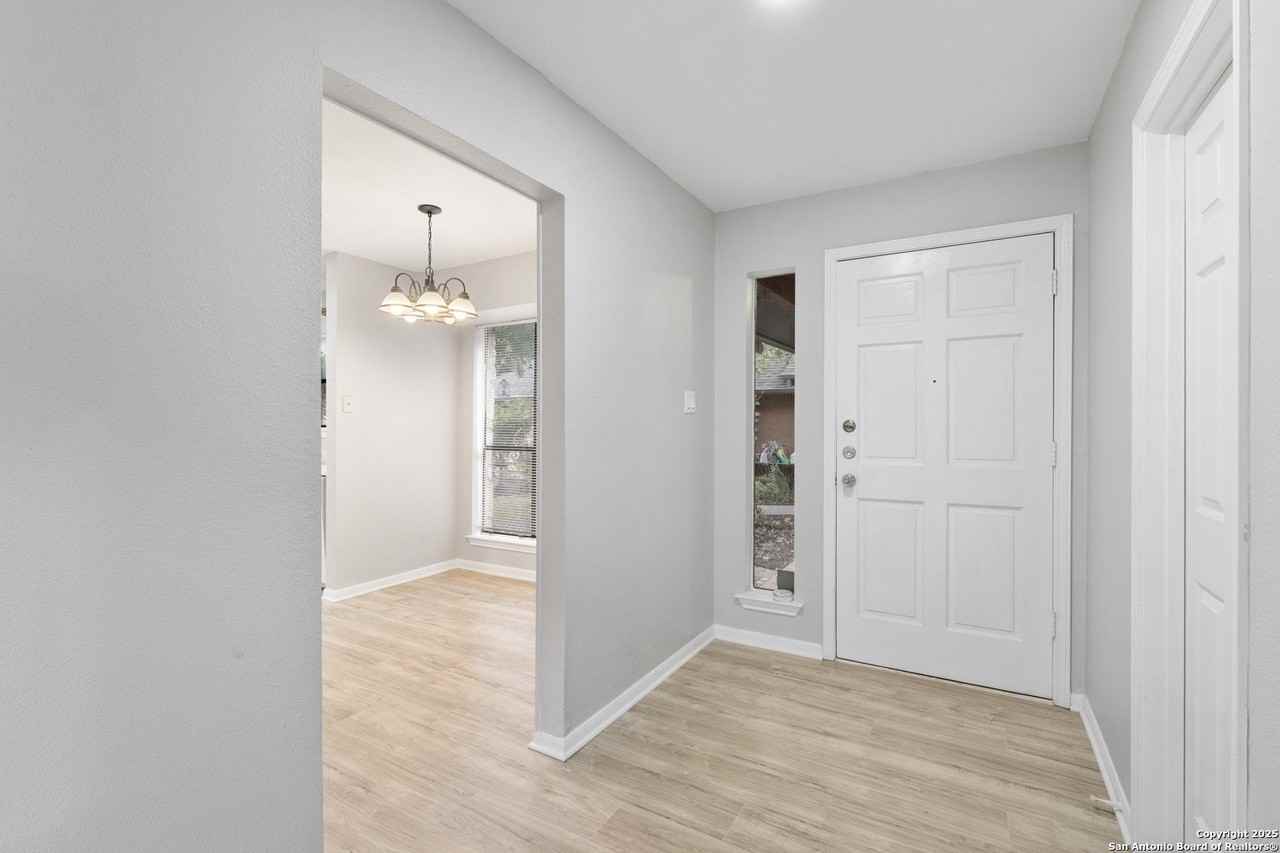 401 Thetford Drive - Photo 4 of 25