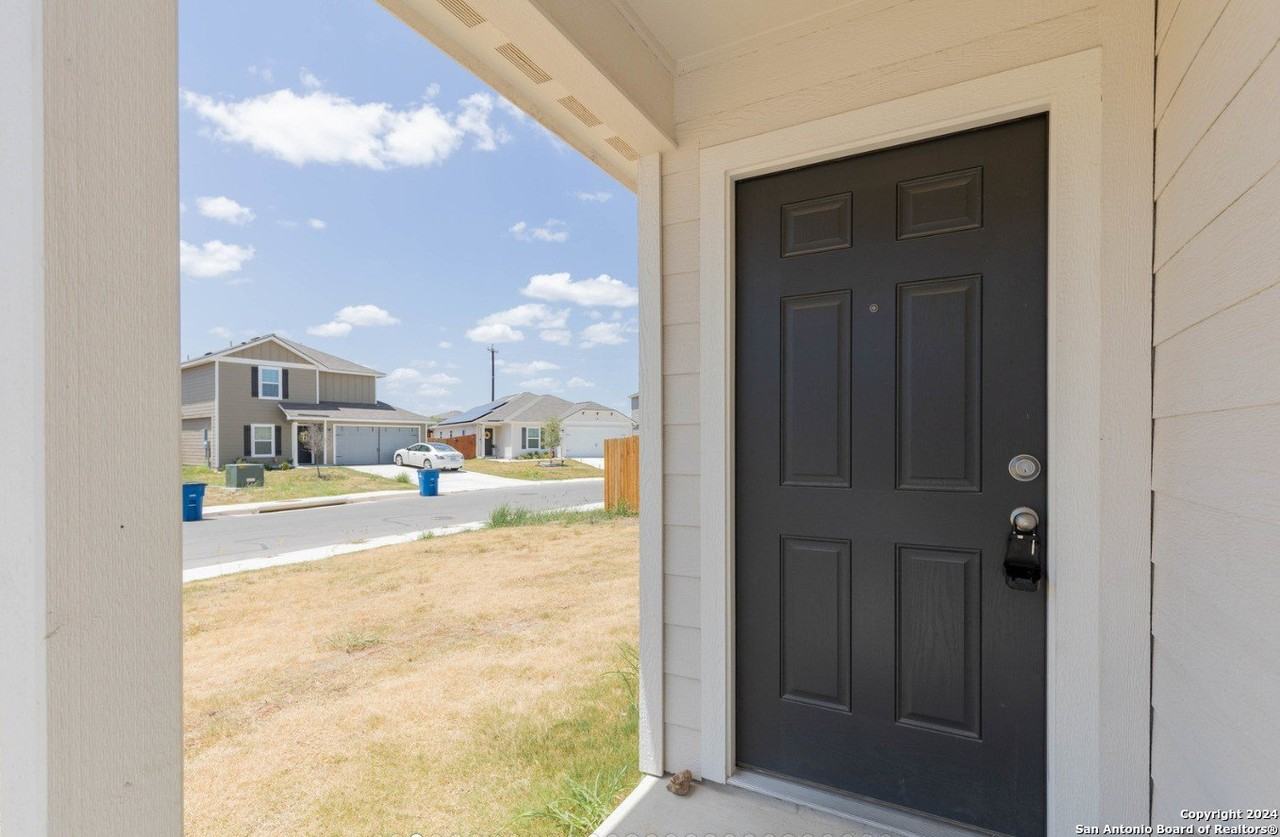 7259 Lazy Canyon - Photo 3 of 27