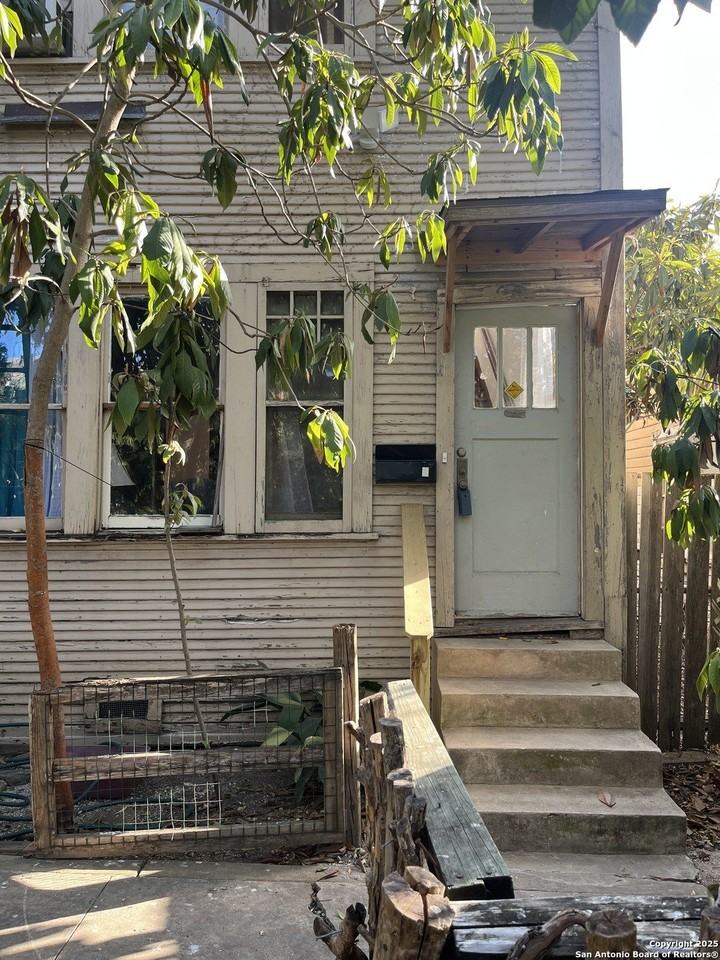 418 West Mulberry Avenue - Photo 2 of 27