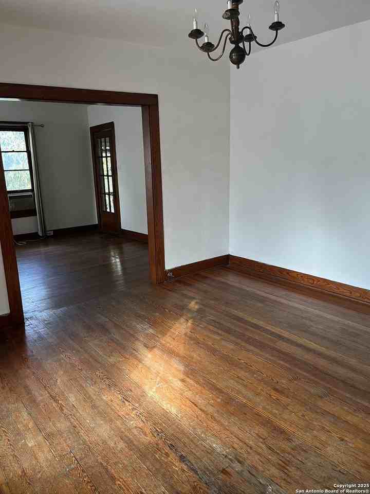 418 West Mulberry Avenue - Photo 4 of 27