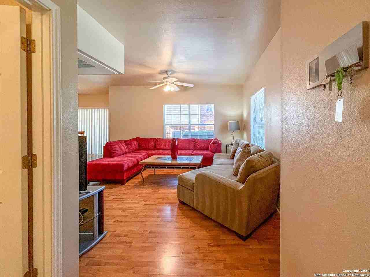 52 Chapel Hill Cir - Photo 2 of 37