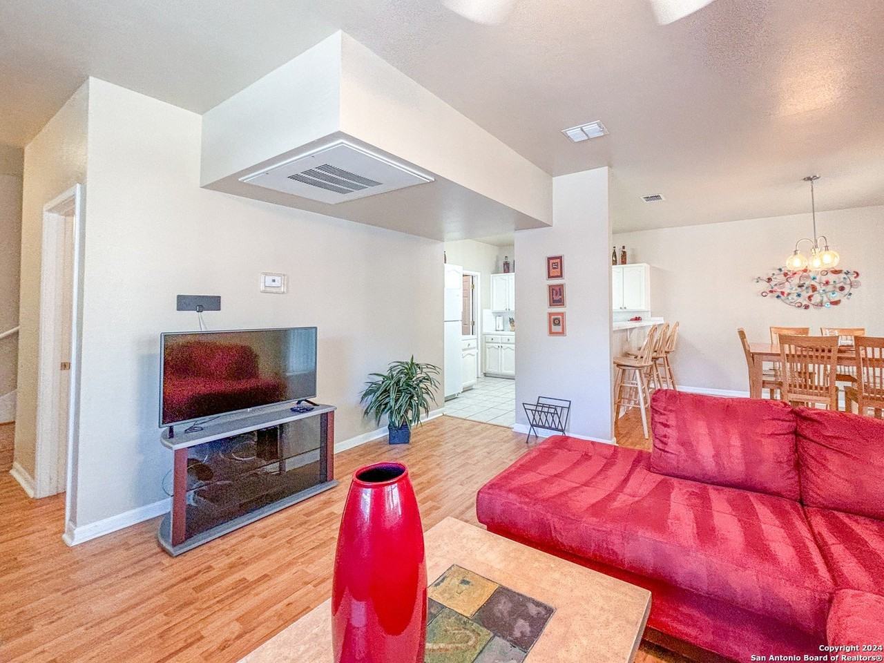 52 Chapel Hill Cir - Photo 4 of 37