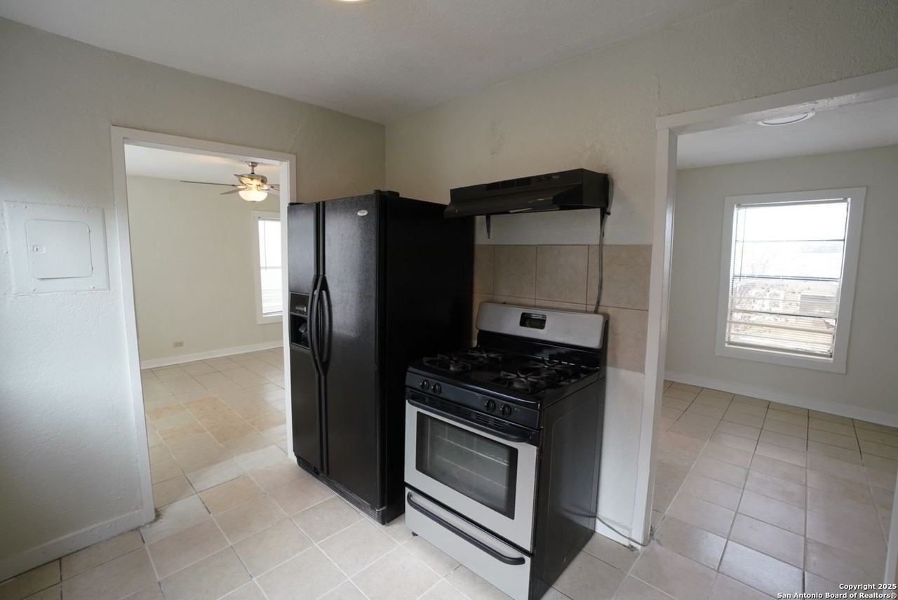 424 Natalen Street - Photo 6 of 25