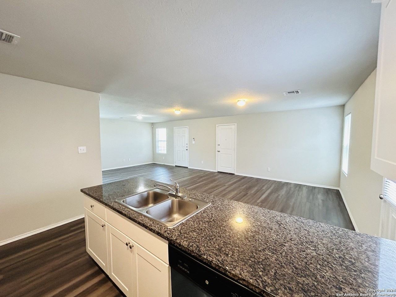 5307 Y Bar Smt - Photo 2 of 17