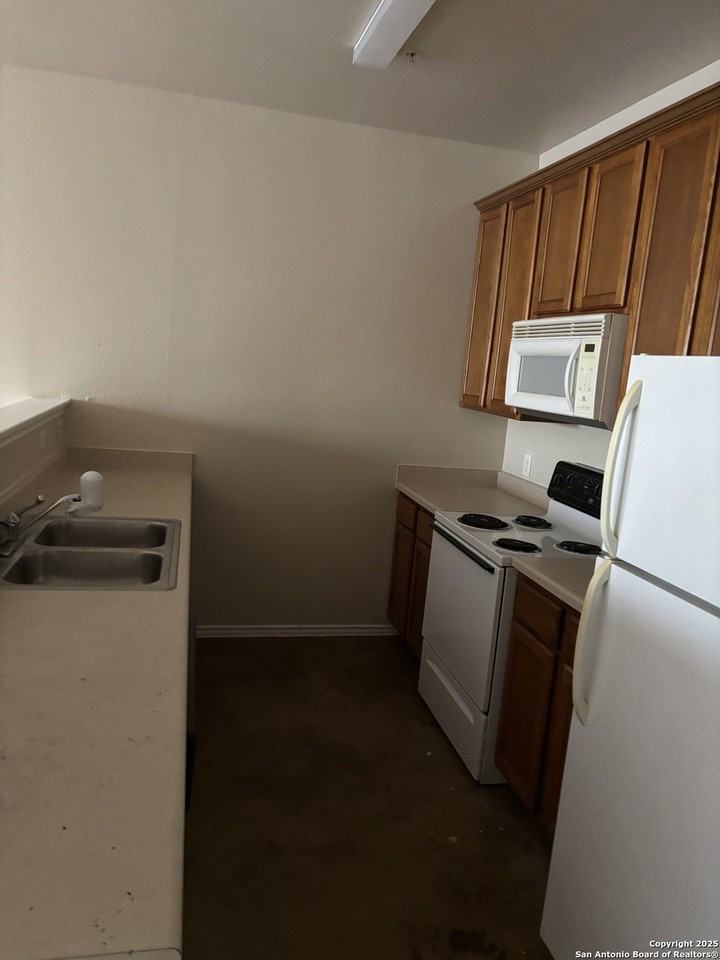 10614 10614 Mathom - Photo 7 of 12