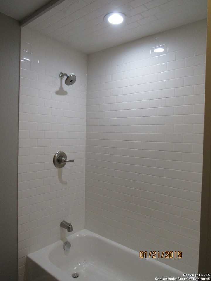 1024 West Woodlawn Avenue #6 - Photo 4 of 7