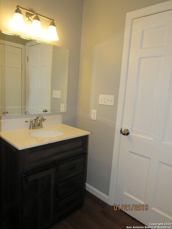 1024 West Woodlawn Avenue #6 - Photo 5 of 7