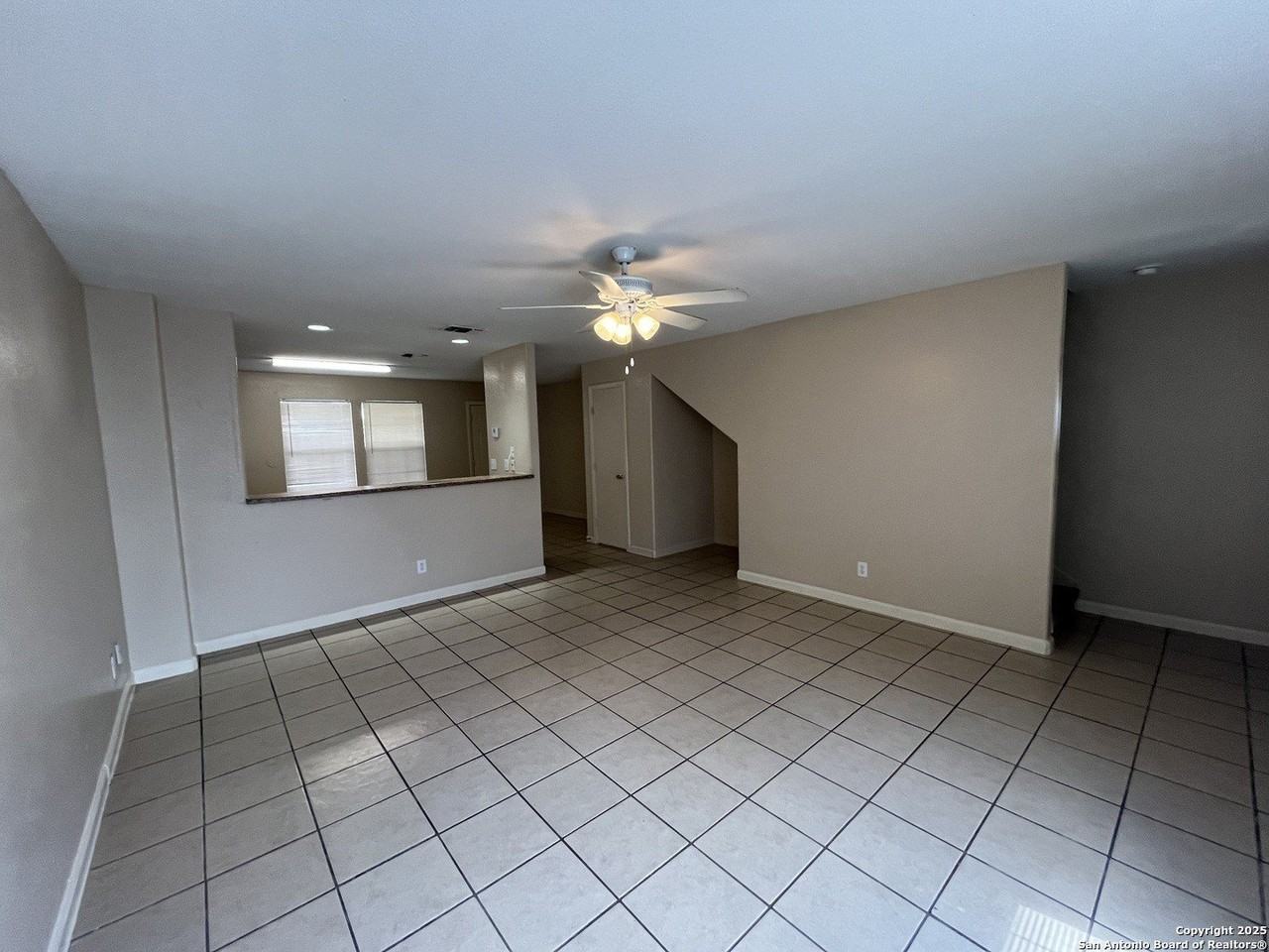 5202 Fountain Lake Drive - Photo 3 of 28