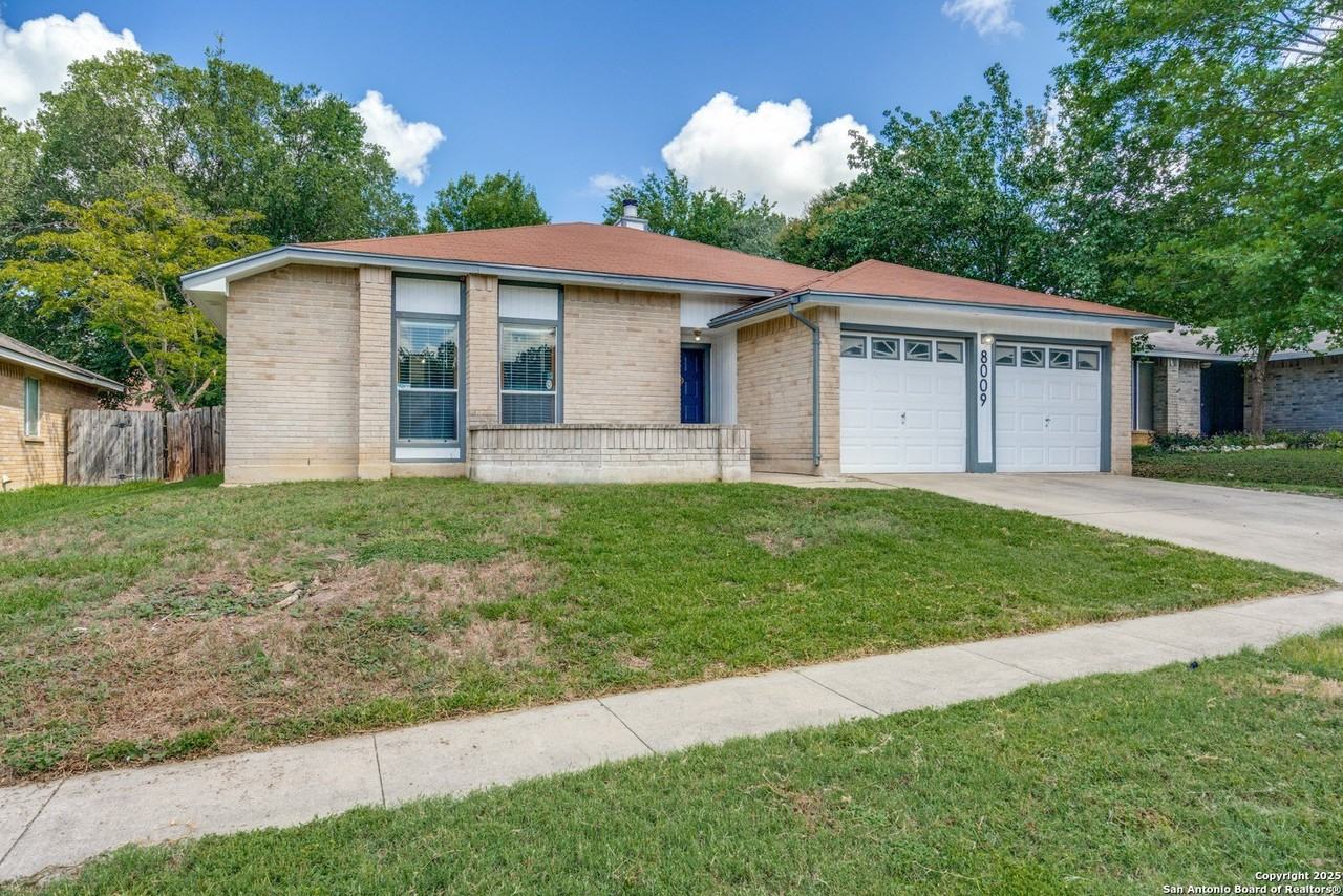 8009 Forest Ash - Photo 2 of 33