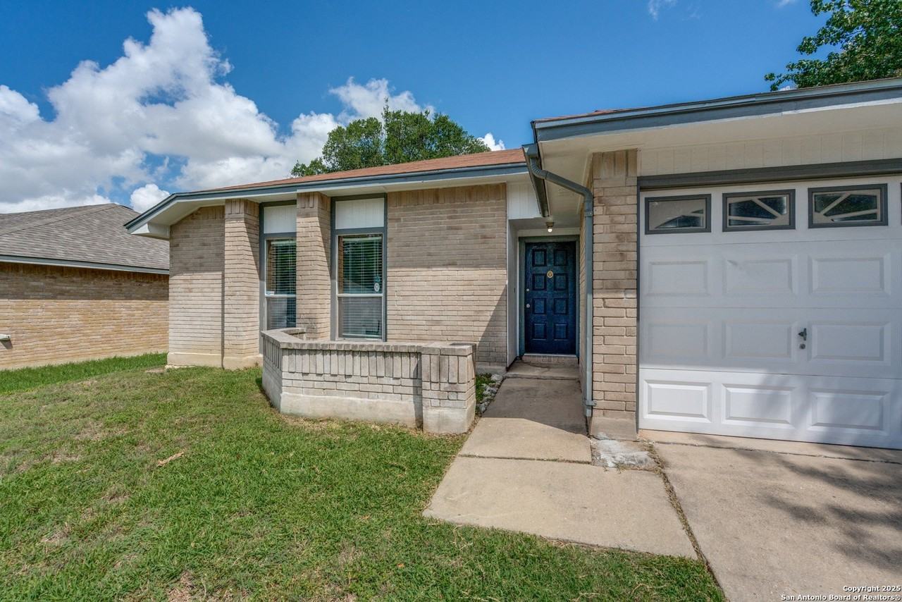 8009 Forest Ash - Photo 3 of 33