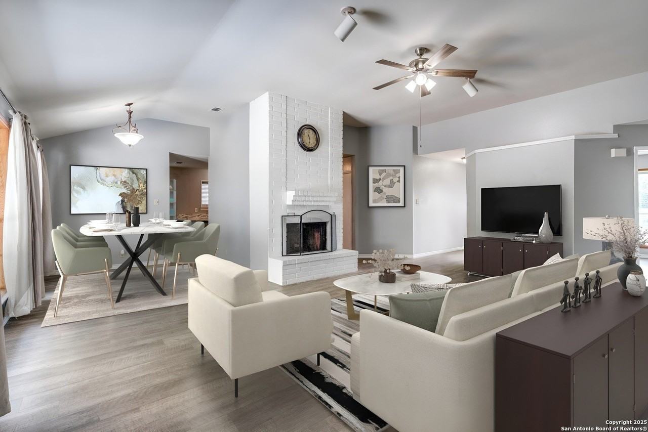 8009 Forest Ash - Photo 4 of 33