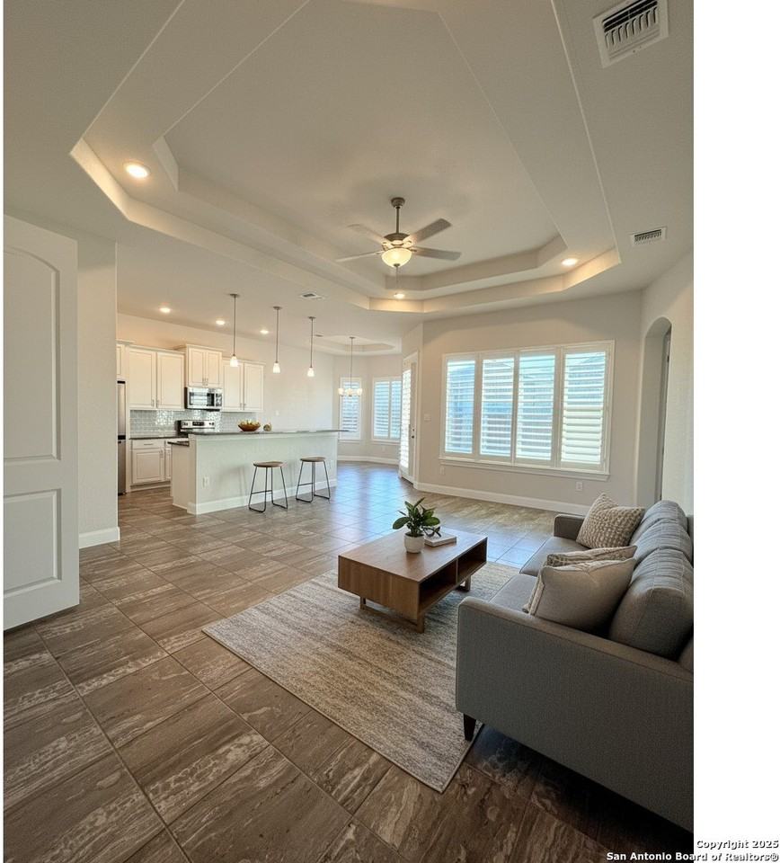 6931 Comanche Cougar - Photo 2 of 32