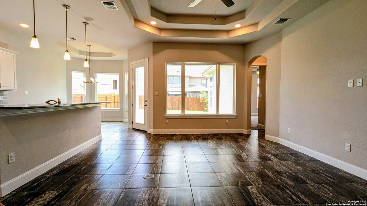 6931 Comanche Cougar - Photo 7 of 32