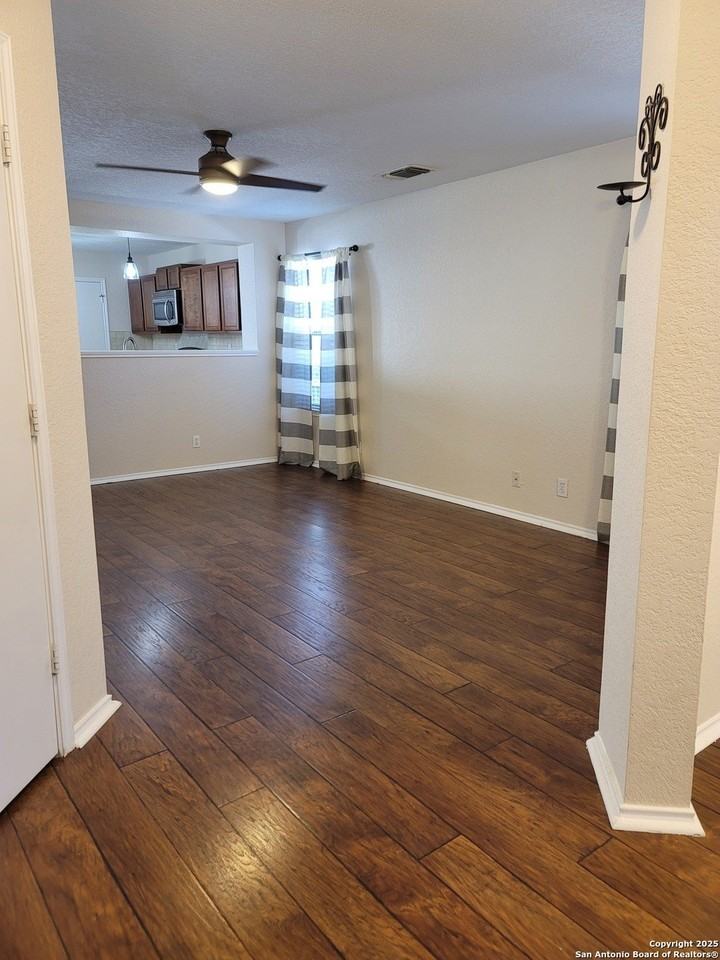 4923 Bending Elms - Photo 3 of 31