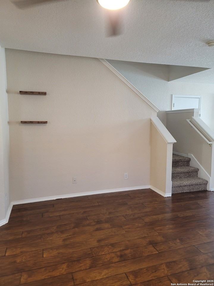 4923 Bending Elms - Photo 7 of 31