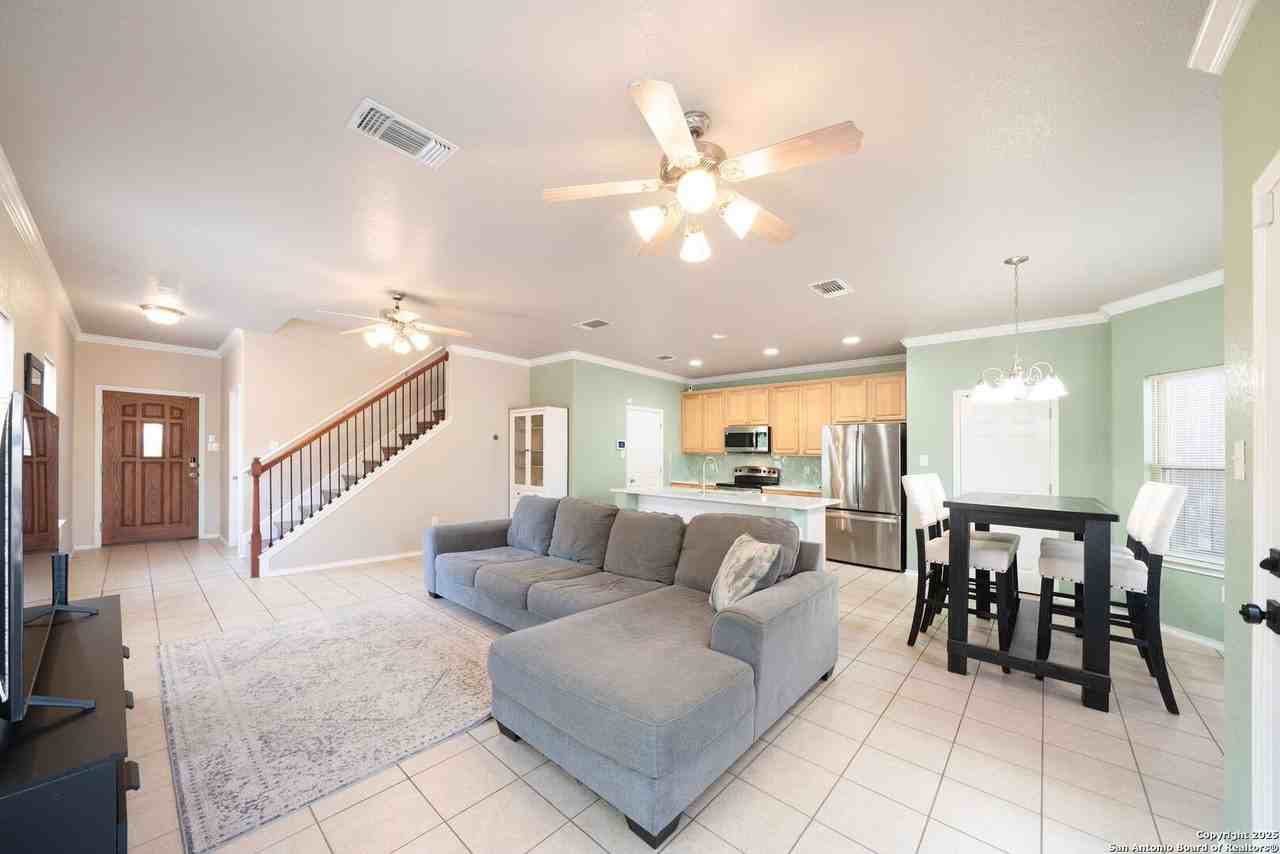 13137 Brook Arbor - Photo 3 of 29