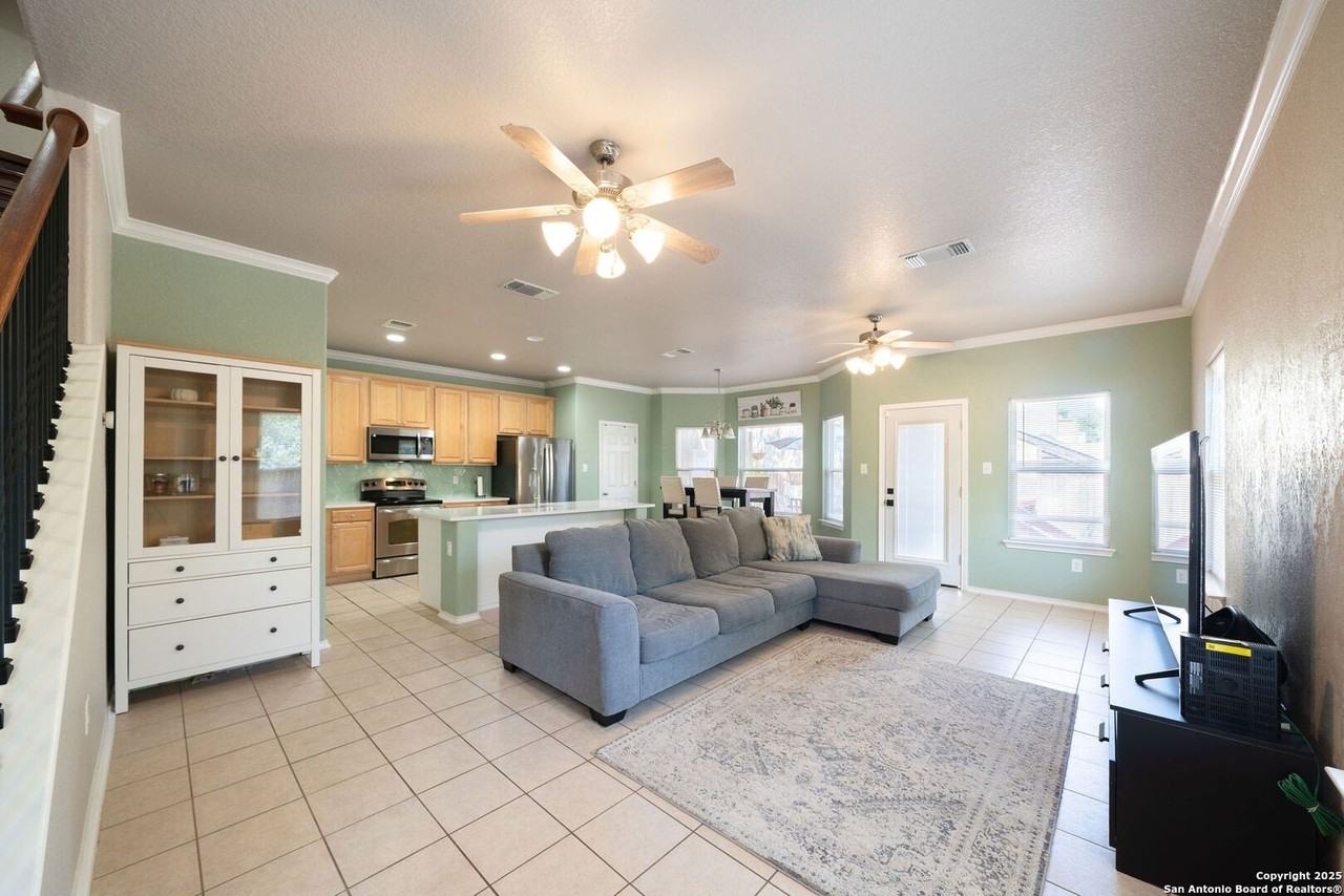 13137 Brook Arbor - Photo 4 of 29