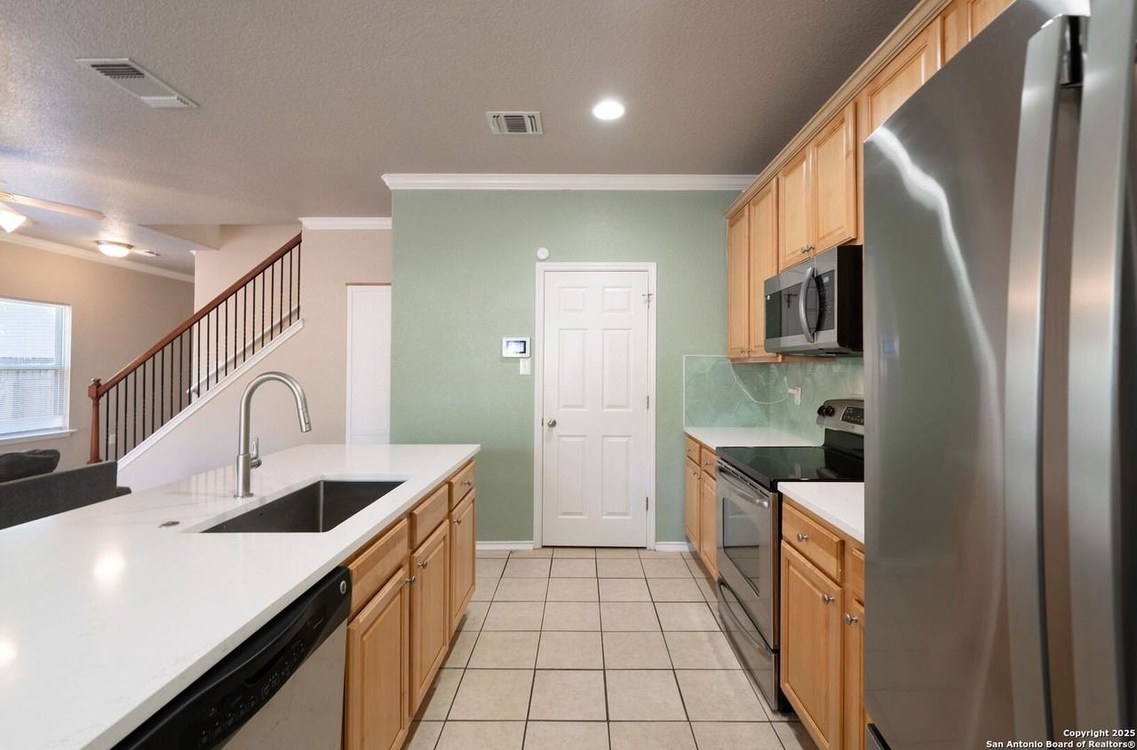 13137 Brook Arbor - Photo 7 of 29