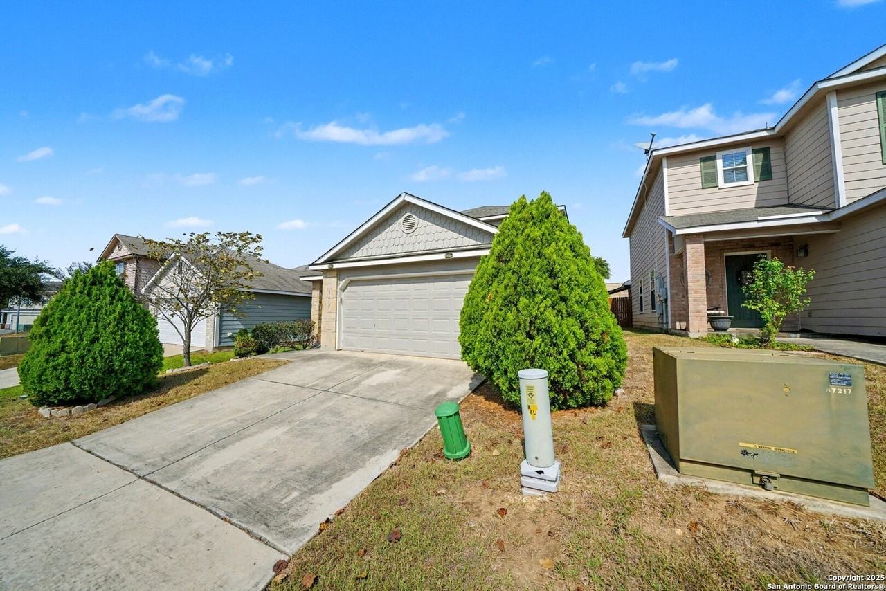 3615 Longhorn Creek - Photo 6 of 42