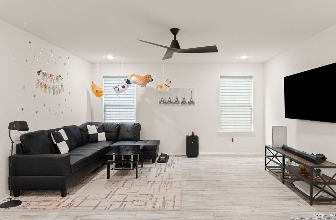 13734 Crossbow Ridge - Photo 2 of 16