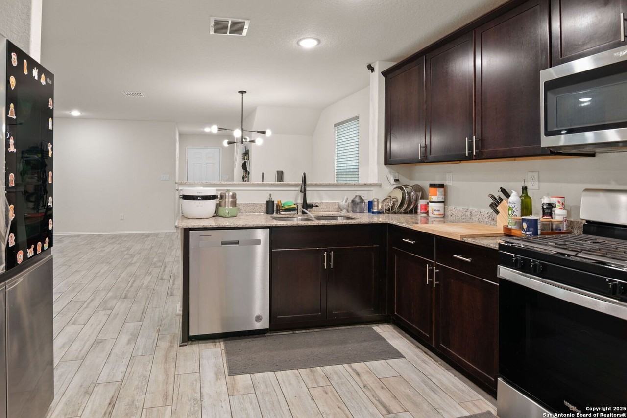 13734 Crossbow Ridge - Photo 4 of 16